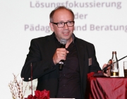 Rainer Orban referiert mit guten Beispielen über Lösungsfokussierung