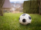 Fußball spielen im Garten